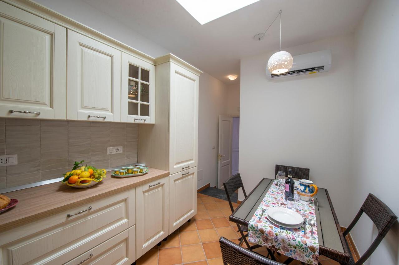 Your Home In The Heart Of Positano - Centralissima Bagian luar foto